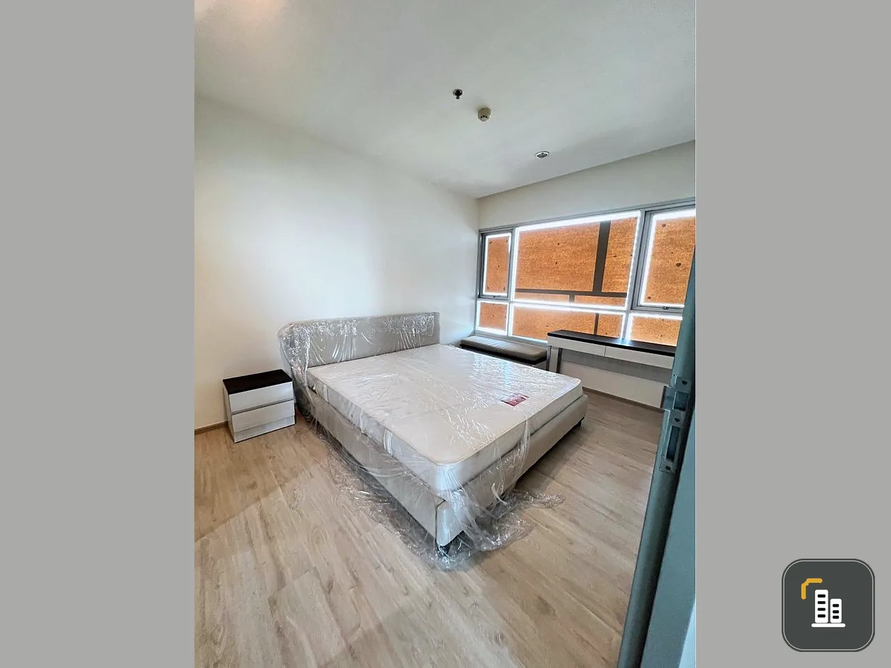 For sale Life Ratchadapisek Spacious room separated into proportions It's good to buy for yourself, it's a great investment, don't delay.