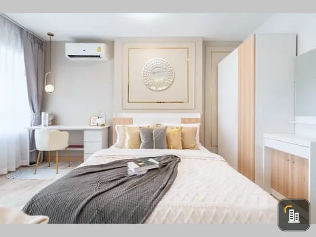 For sale: Bangkok Horizon Phetkasem. Nicely decorated room, very minimalist, good furniture. Don't be afraid to just look and reserve.