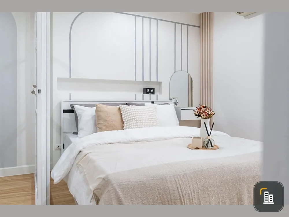 Condo for sale, Regent Home 12, Lat Phrao 41, partitioned room, decorated in minimalist style. Swimming pool view Don't delay.
