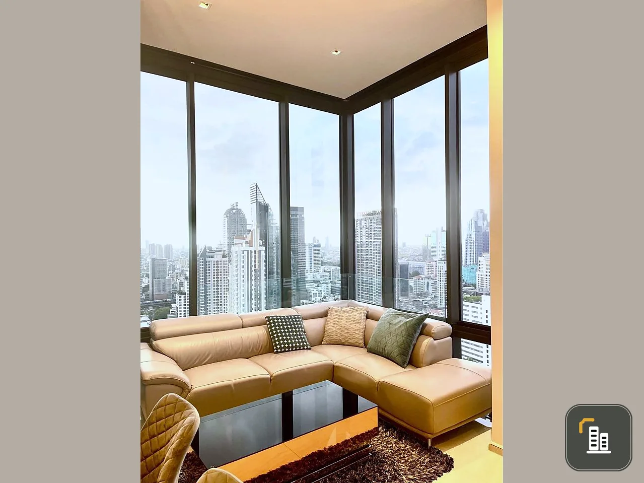 For rent, Ashton Silom, 29th floor, spacious room. Elegantly decorated, comfortable to live in. Hurry and reserve now before you miss out.