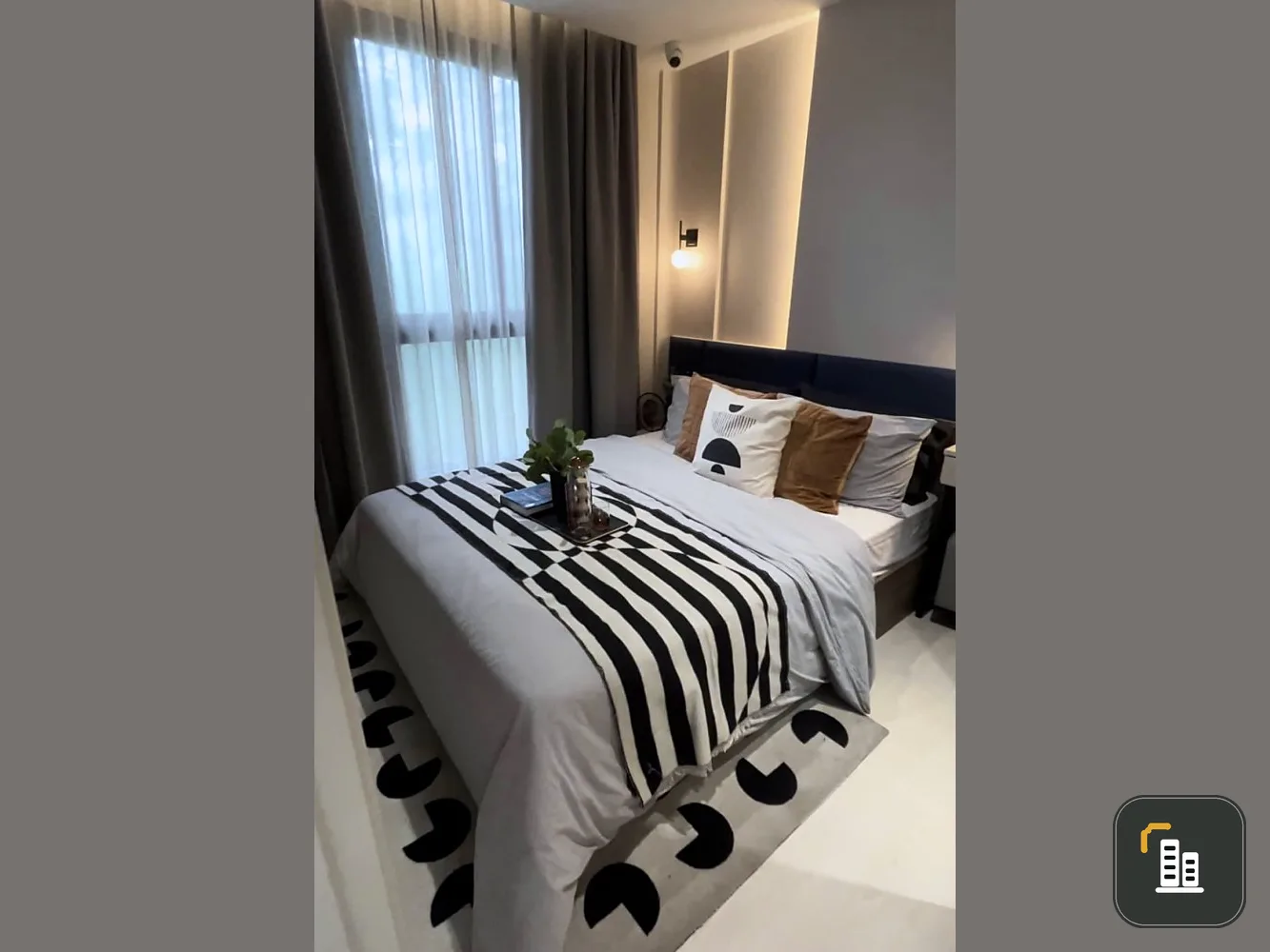 Selling down payment New Cross Khu Khot Station, 7th floor, good height, spacious room, nice to live in, very good price, hurry and reserve quickly.