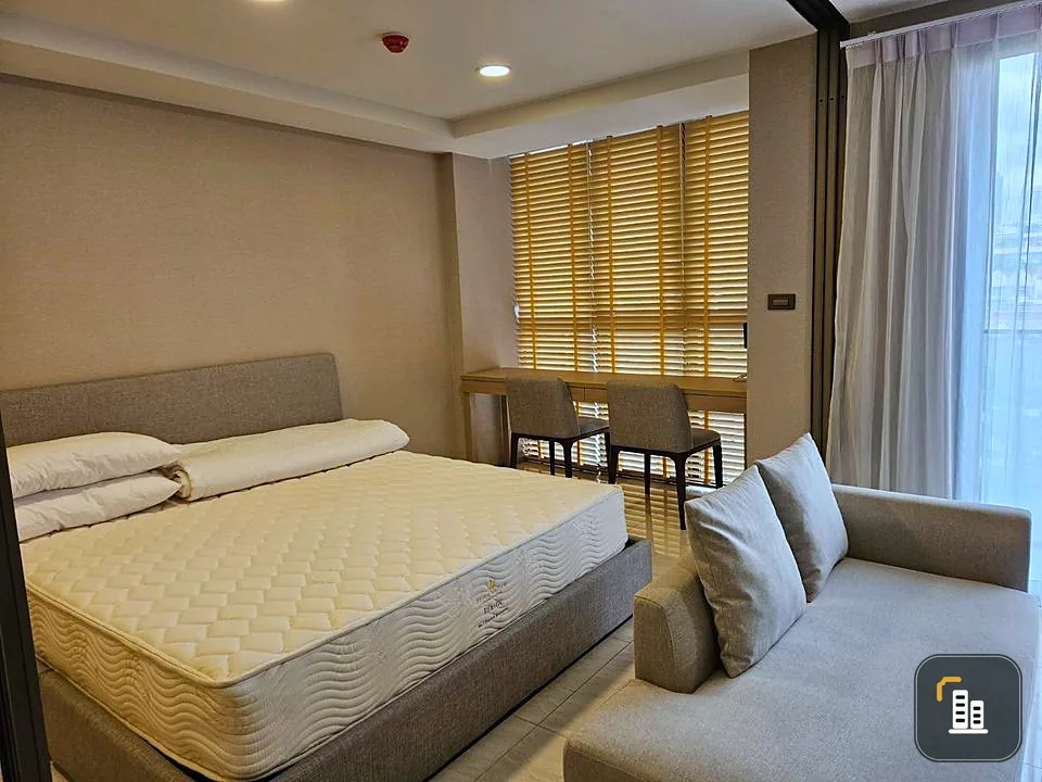 For Rent Walden Asoke, nice room, fully furnished, electrical appliances. There is a bathtub inside. Reserve now.