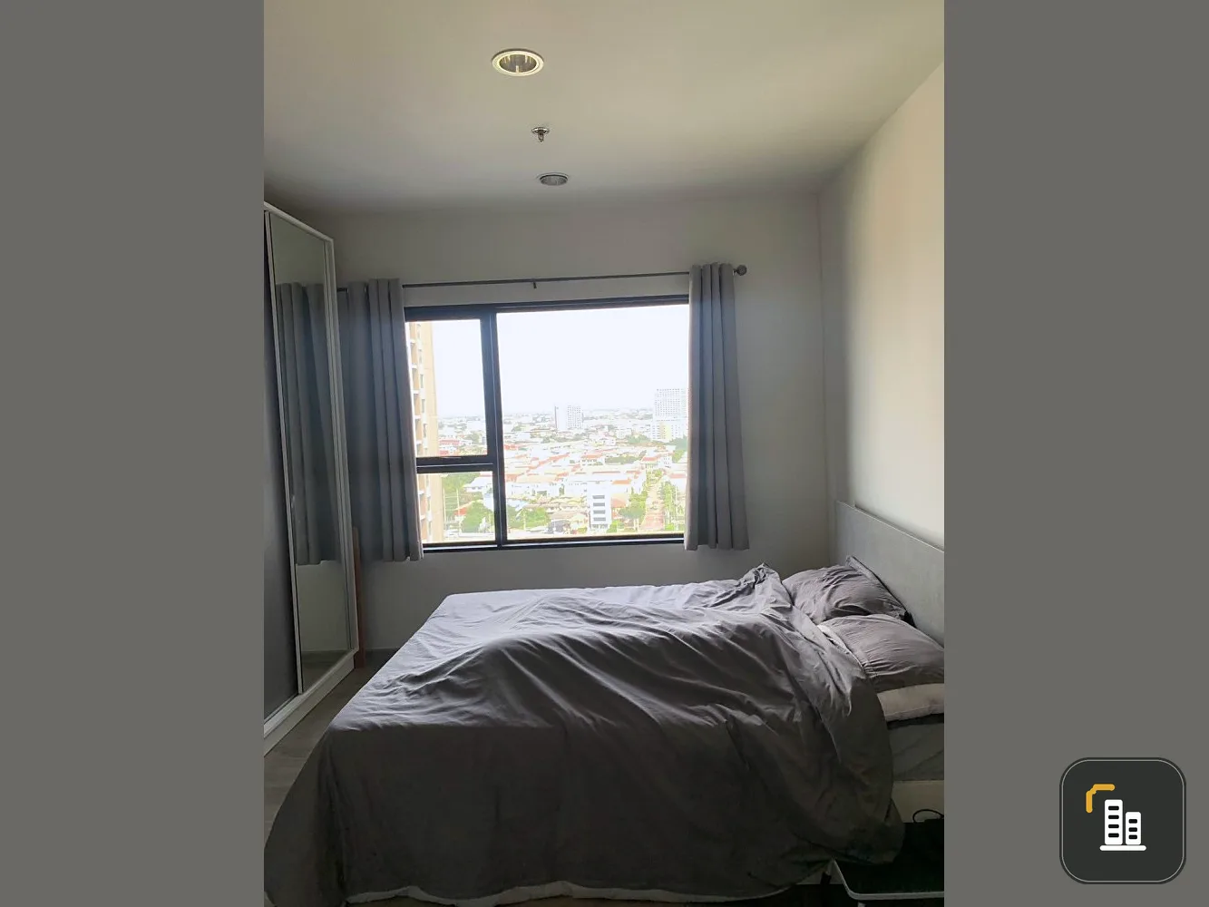 Condo for sale, Aspire Sathorn - Taksin (Copper Zone), studio room, swimming pool view, fully furnished, don't miss it.