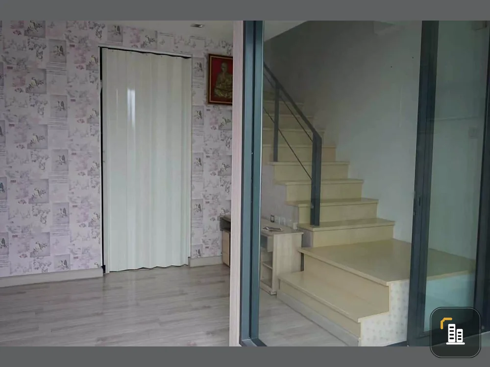 Condo for rent, Ideo Mobi Sathorn-Taksin, decorated with wallpaper. Lots of usable space It's so nice, you shouldn't miss it.