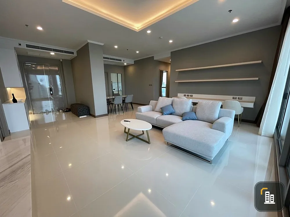 For rent, Supalai Oriental Sukhumvit 39, high floor, unblocked view, 3 bedrooms, lots of usable space, book now.