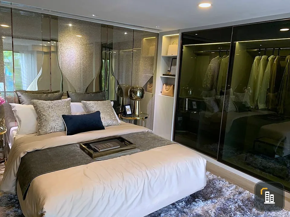 Selling down payment SOHO BANGKOK Ratchada, 14th floor, unblocked view, comes with a very good price. Book now, don't wait.