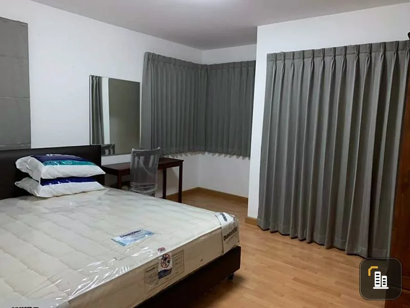 For Sale Supalai City Resort Ratchada-Huay Kwang. Old condo but old New interior, 2 bedrooms, new furniture, don't miss it!