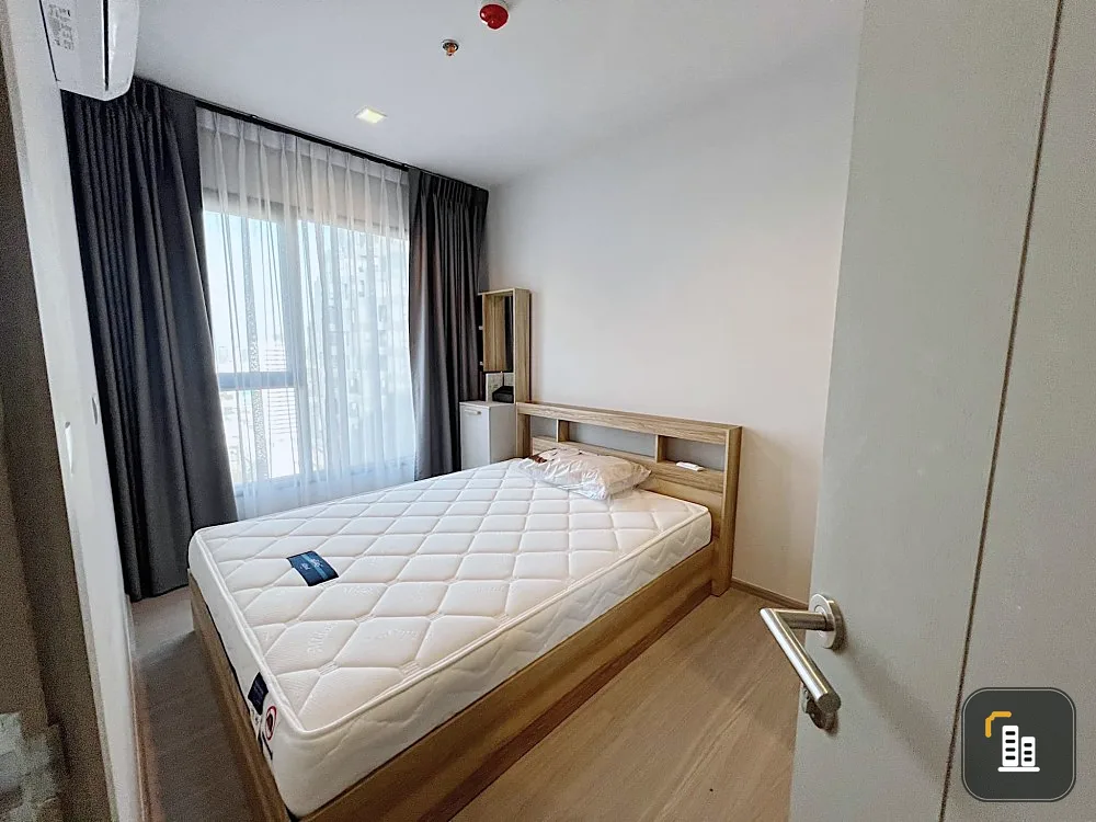 Condo for rent, Life Asoke-Rama 9, lots of usable space, high floor, beautiful view, just carry your bags and move in.