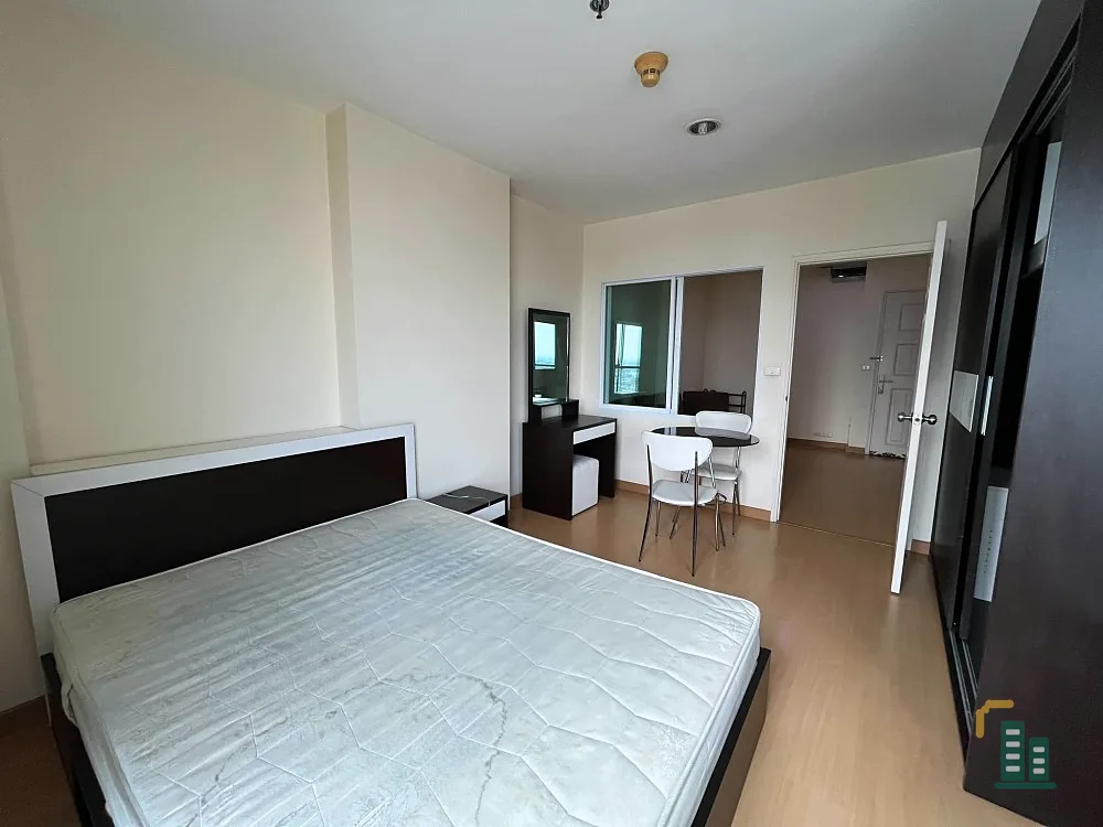 For rent, Life at Sukhumvit 65, top floor, not hot room, beautiful view, complete electrical appliances. Carry your bag and move in.
