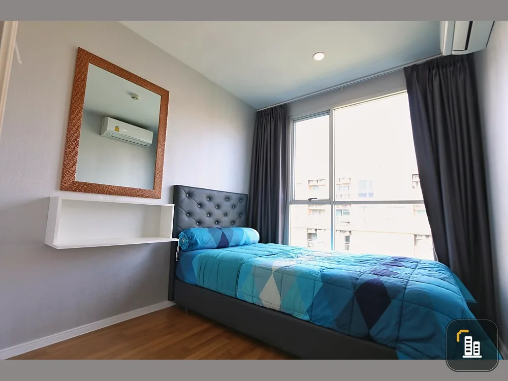 Condo for sale Lumpini Place Bangna Km.3 decorated with wallpaper. The room is next to the swimming pool. It's very spacious. Hurry and reserve it.