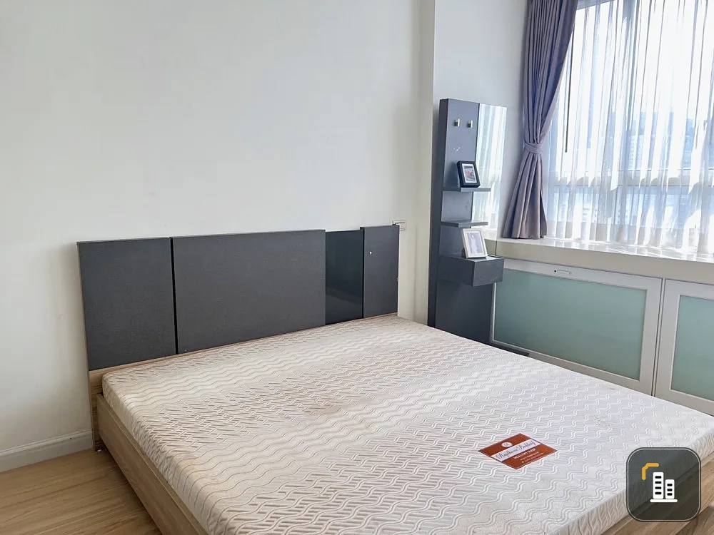 Condo for rent, T.C. Green, decorated with furniture. and complete electrical appliances. Very good location. Don't miss it.