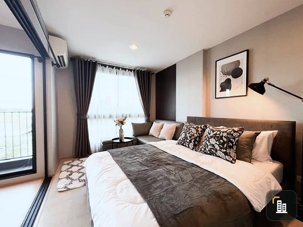 Condo for sale: Rice Rama 9, minimalist decorated room, great built-ins, complete set of furniture, good price, can't reserve now.