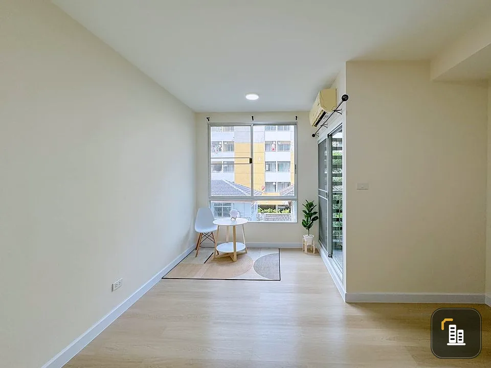 For sale: The Seed Ratchada-Huai Khwang, 3rd floor, STUDIO room, north direction, very good, lots of free gifts. If interested, hurry and reserve now.