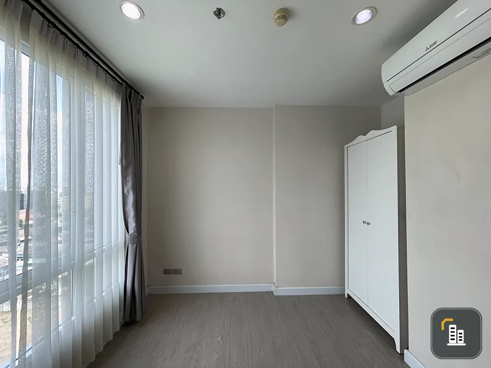 Urgent sale!! Condo The Sky Sukhumvit 8th floor, Building B, city view, good location, convenient transportation, near BTS, hurry up and book now!!