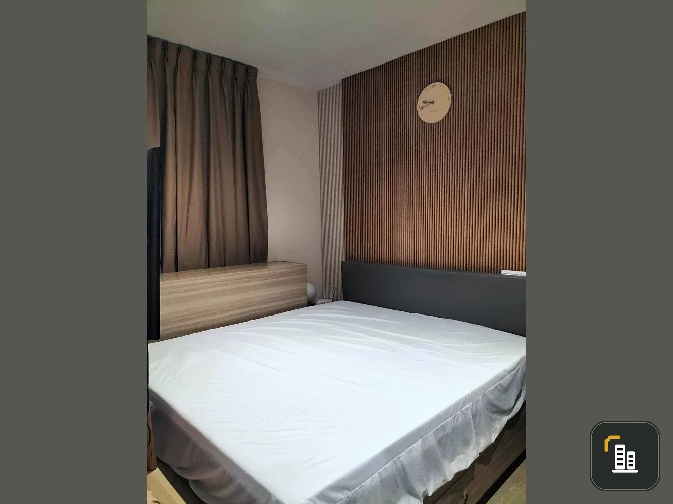 For rent: Altitude Unicorn Sathorn - Tha Phra, swimming pool view, high floor, adjustable sofa. Don't just look and book now.