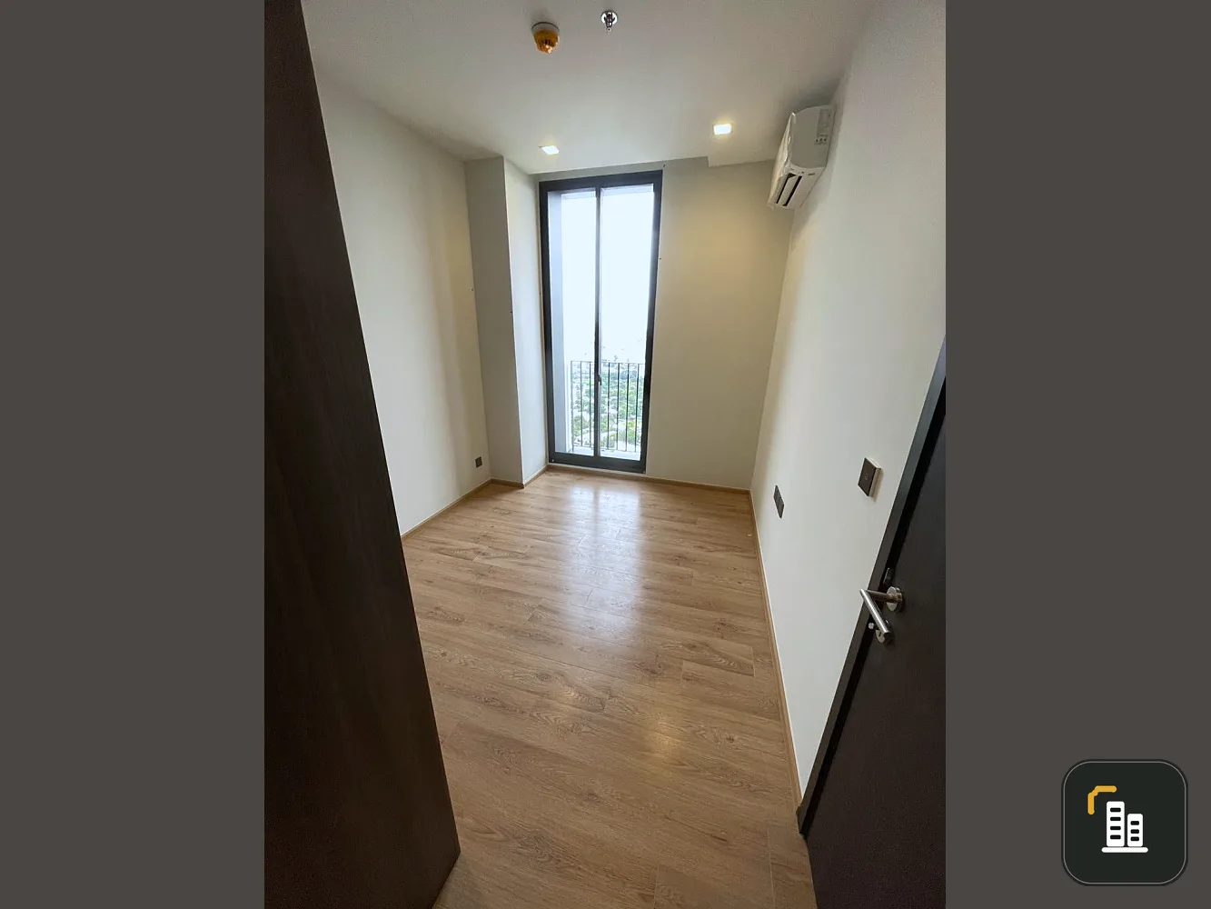 Condo for sale, Noble Around Ari, high floor, view facing the city in the southeast, new room, urgent.