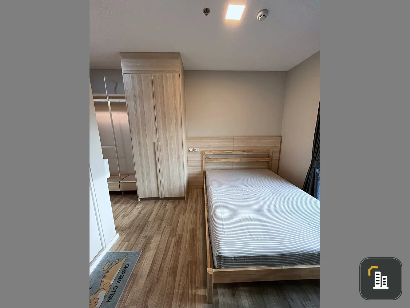 Condo for sale, East 2 Rama 2, built-in furniture. With a view of the swimming pool, good price, hurry and buy now.