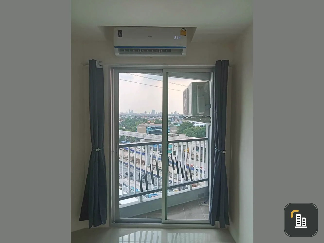 For sale, for rent, Assakan Place Srinakarin, empty room, STUDIO, convenient travel, book now, urgent.