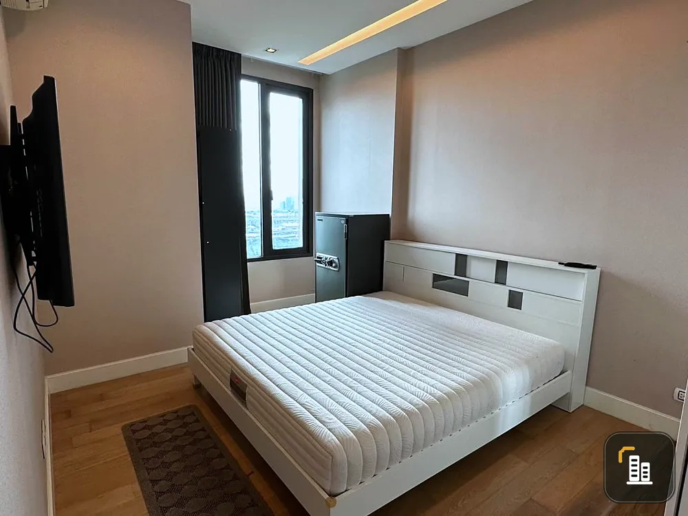 Equinox Phahol-Vibha for sale, 37th floor, spacious room, extremely beautiful view, very good atmosphere. It's so nice, you shouldn't miss it.