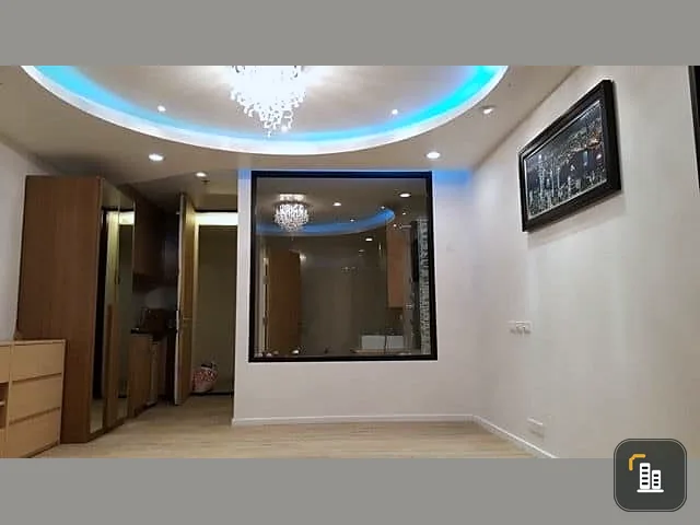 For sale: The Issara Ladprao. The room is well decorated. The Chandelier is beautiful and luxurious. It's so nice to live in. Must reserve quickly.