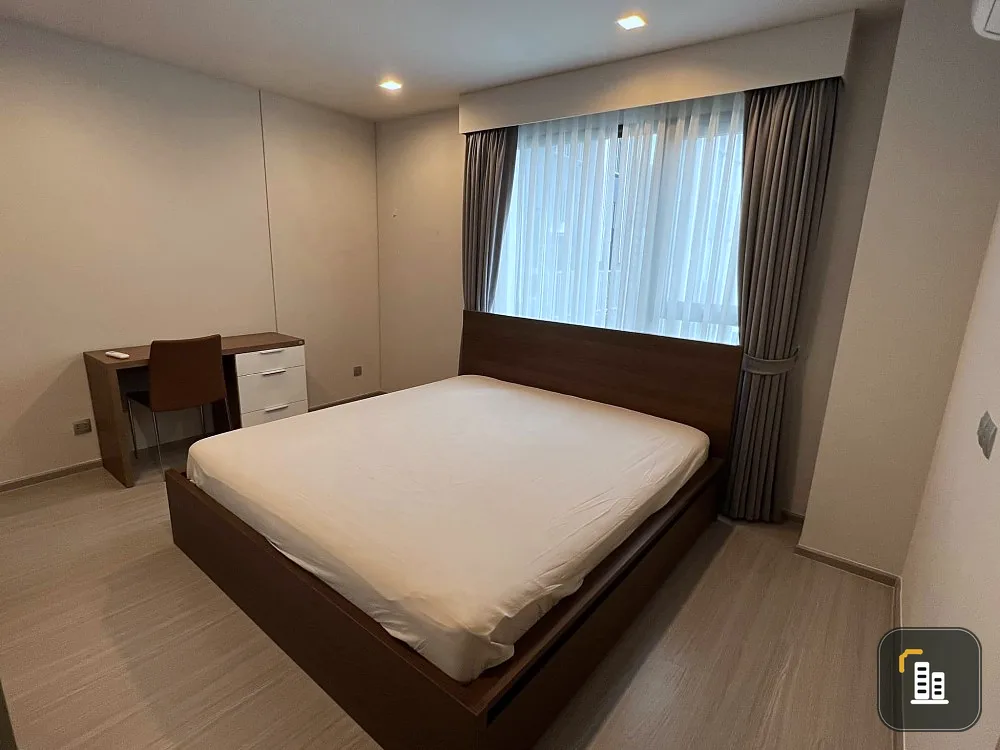 For rent, Life Ladprao, very large room, city view, wide balcony, fully furnished. Make a reservation and you won't be disappointed.