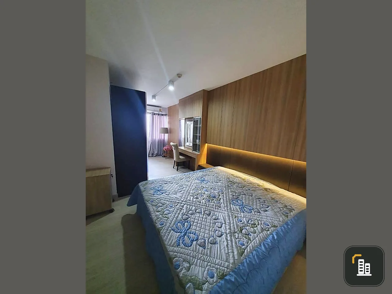 Urgent sale, Condo City Home Sukhumvit 101, spacious room, fully built-in, large sofa, very comfortable to sit on, hurry and reserve now.