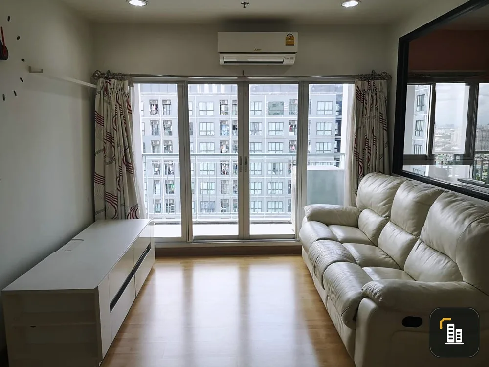Condo for sale: The Parkland Taksin - Tha Phra. Spacious room, very comfortable sofa, very private. If you miss it, you will regret it.แ