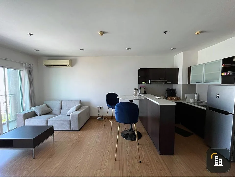 For sale, The Complete Ratchaprarop, corner room, lots of usable space, city view, fully furnished, reserve first and get in first.