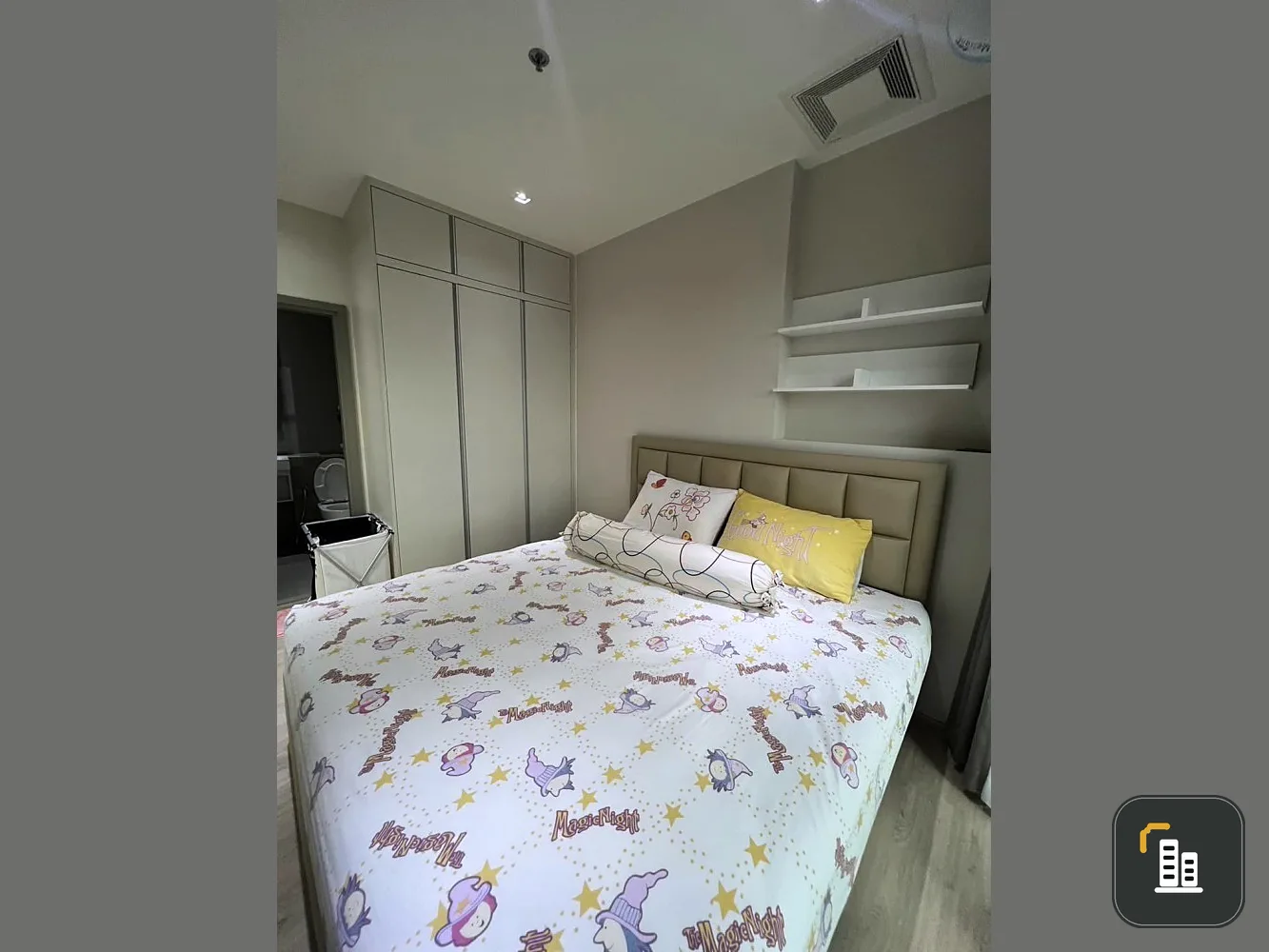 Whizdom Station Ratchada-Thapra for sale, 11th floor, open view, airy, pleasing to the eye, corner room, very private, don't miss it.