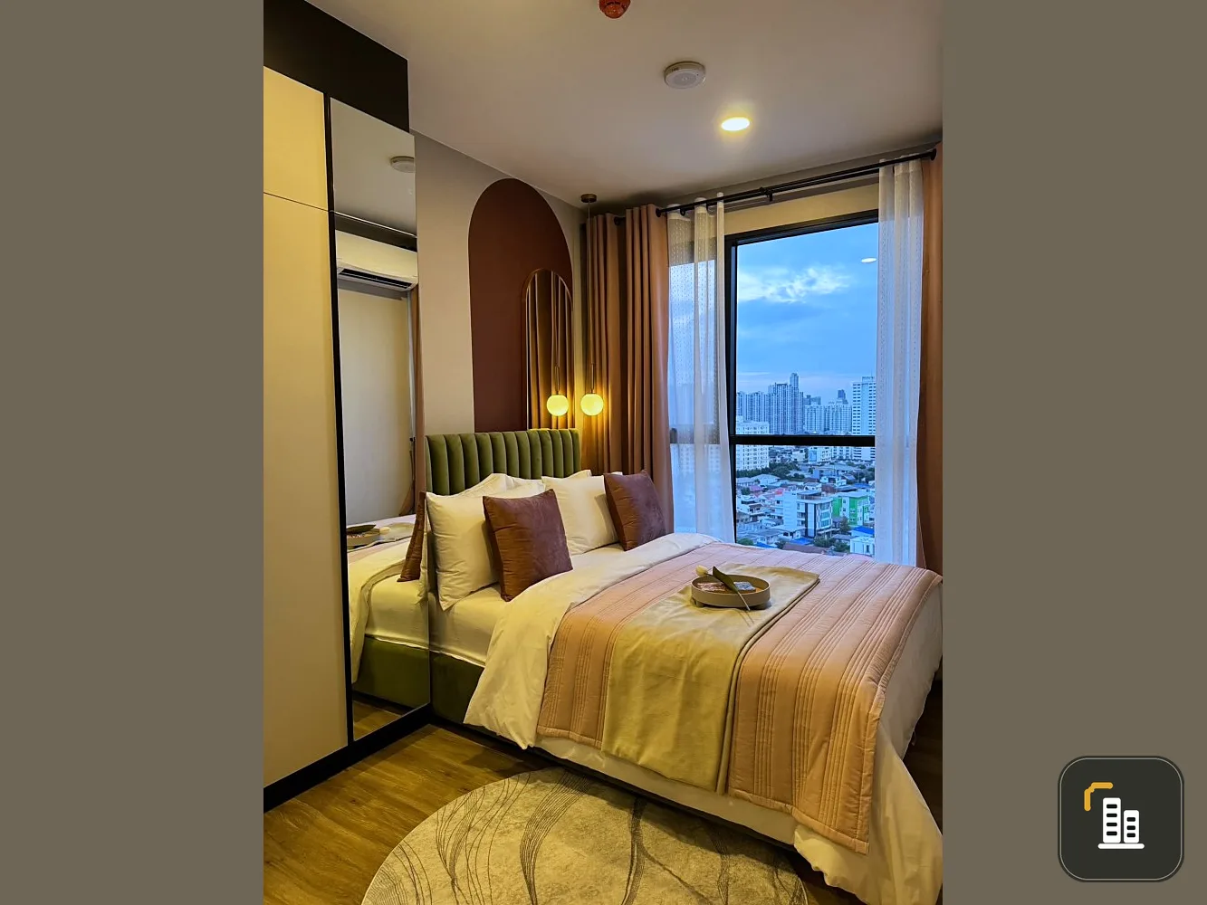Condo down payment for sale, The Stage Mindscape Ratchada - Huai Khwang, peaceful, plus a corner room. Built-in decoration, reserve now.