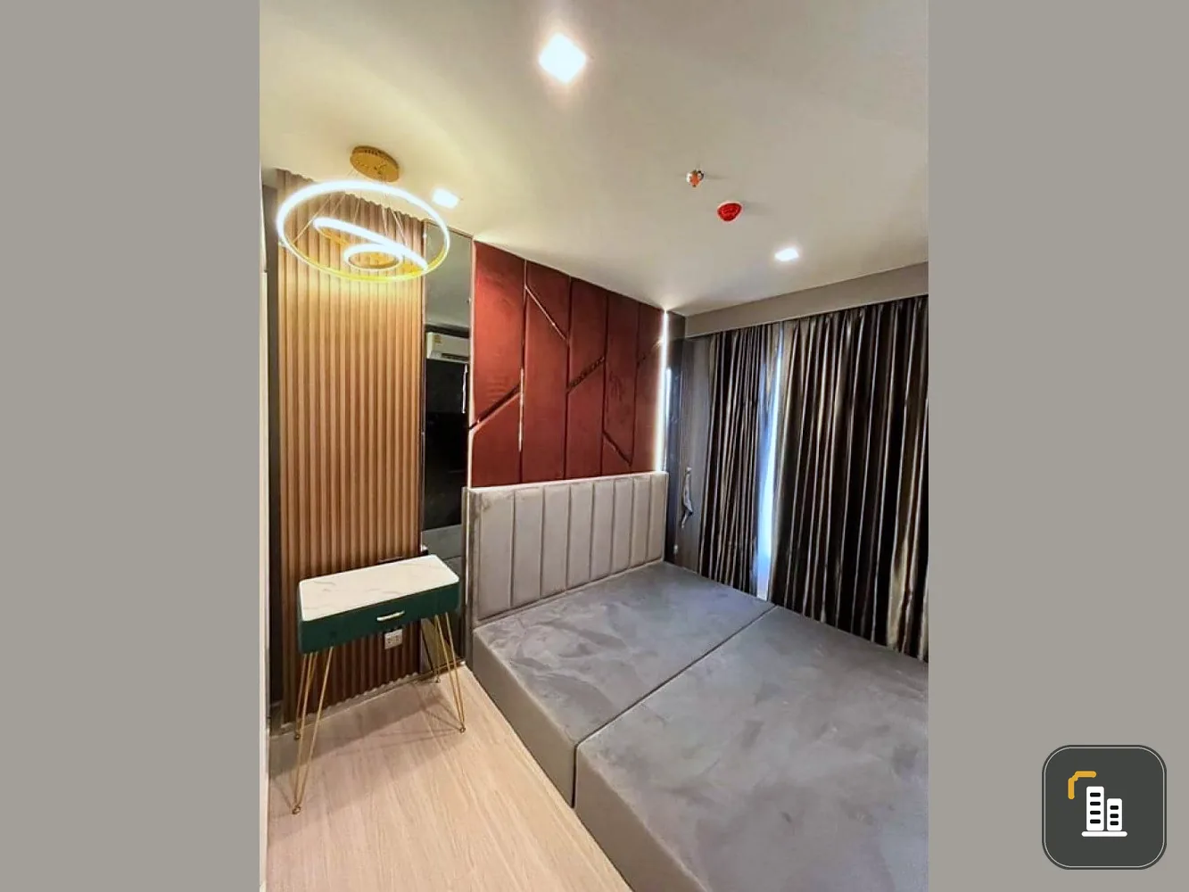 For rent, Life Asoke Hype, decorated with built ins, very livable, sofa can be reclined. Reserve first and stay first.