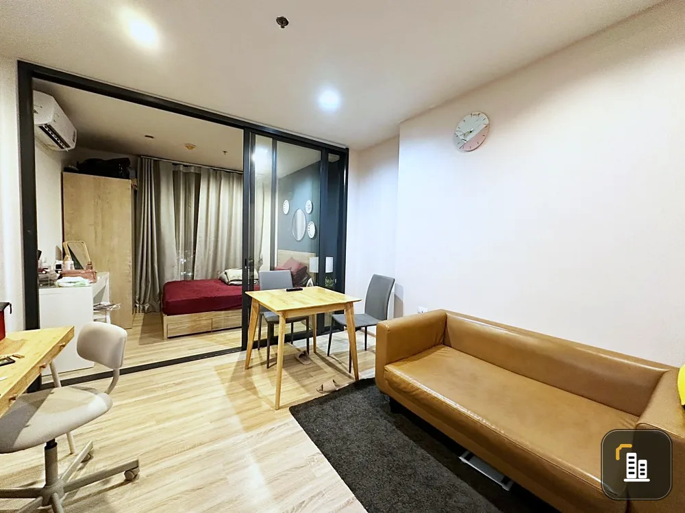 For sale: The Base Garden-Rama 9, beautiful room, high floor, good view, furniture and electrical appliances. Hurry and reserve now.