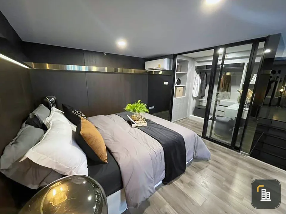 For Sale Knightsbridge Space Rama 9, luxury condo, built-in, whole room, beautiful and good, hurry and reserve now.