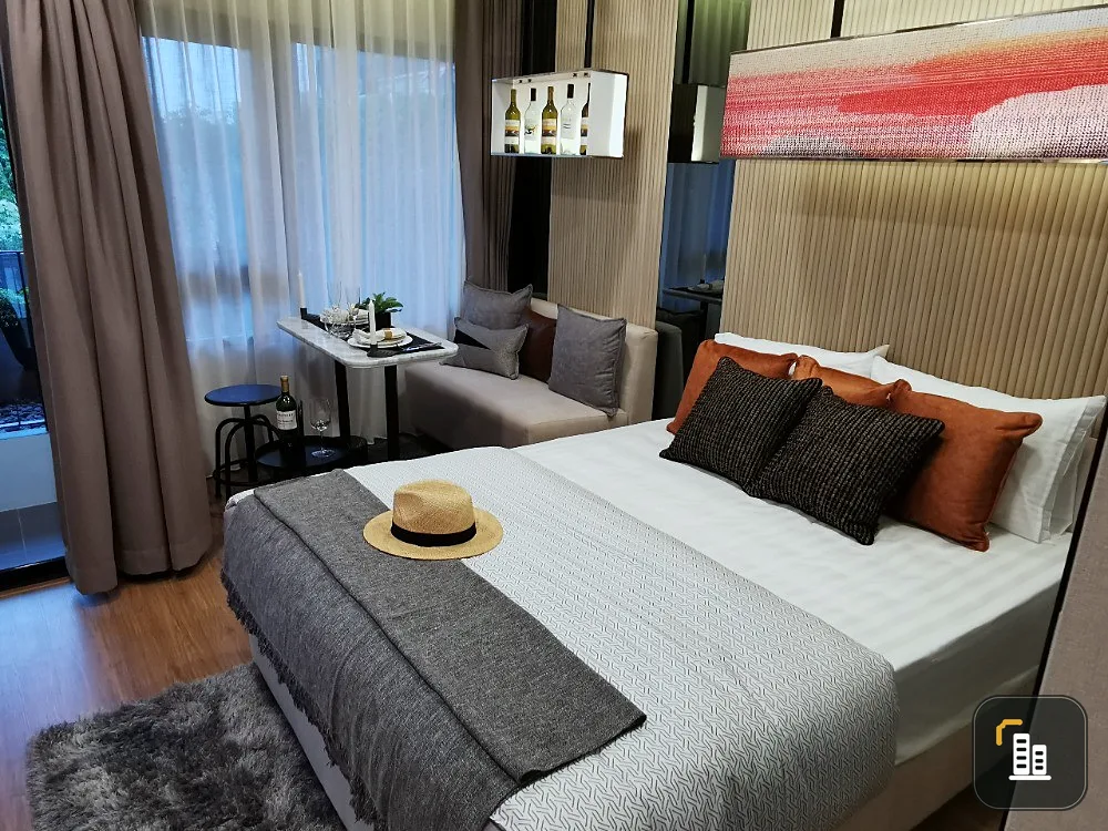 Condo down payment for sale, The Livin Ramkhamhaeng, 7th floor, complete amenities, good price, don't miss it.