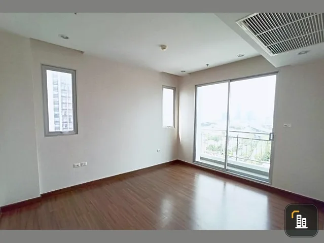 For sale: Supalai Lite Sathorn-Charoenrat, 14th floor, city view on the Sathorn side, spacious room, comfortable to live in. Buy now, don't miss it.