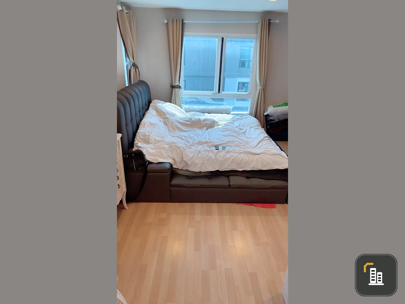 For sale: Incio Serithai, Building E, 7th floor, corner room, spacious room, good condition, ready to move in immediately. Reserve now, urgent.