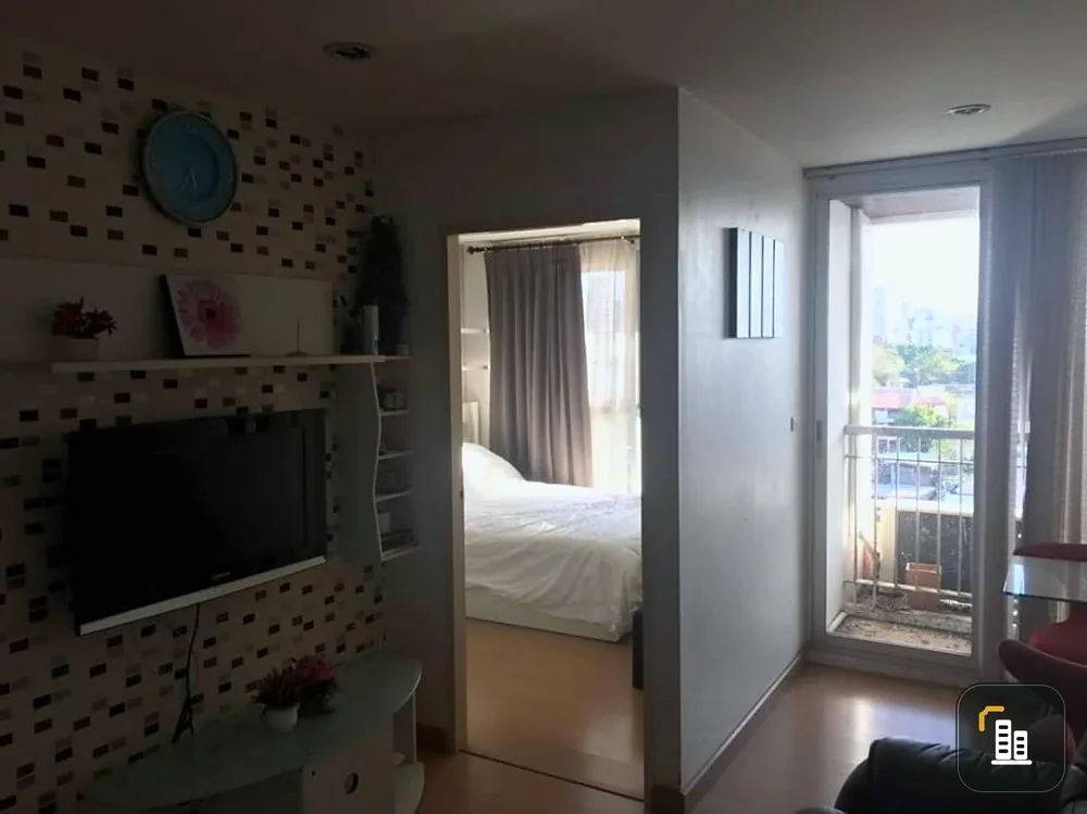 For sale: The Niche Sukhumvit 49, 8th floor, corner room with complete decoration. Book now, don't miss it.