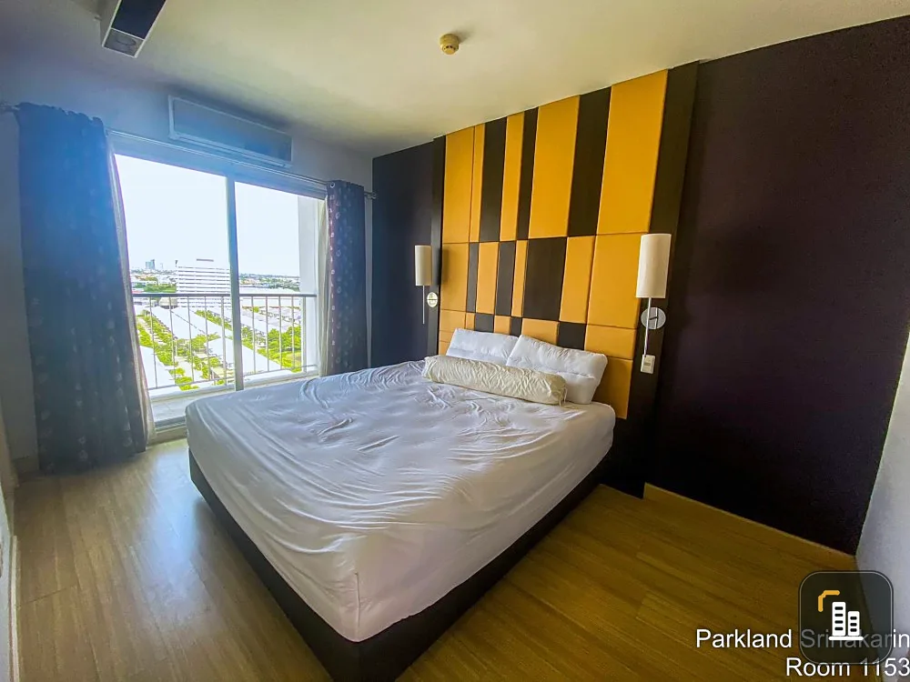 For rent, The Parkland Srinakarin, spacious room, 2 bedrooms, complete amenities, hurry and reserve now.