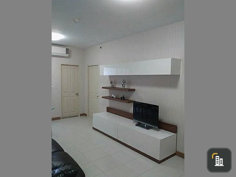 For sale Supalai Park Asoke-Ratchada, swimming pool view. Complete facilities Hurry and reserve before you miss it.