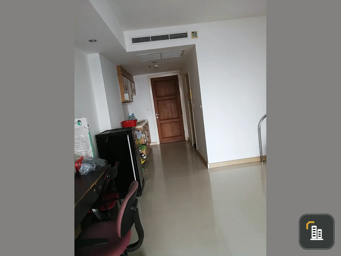 For rent, Supalai Casa Riva, 12A floor, decorated room, ready to move in. Complete set of furniture, good price, can't reserve anymore.