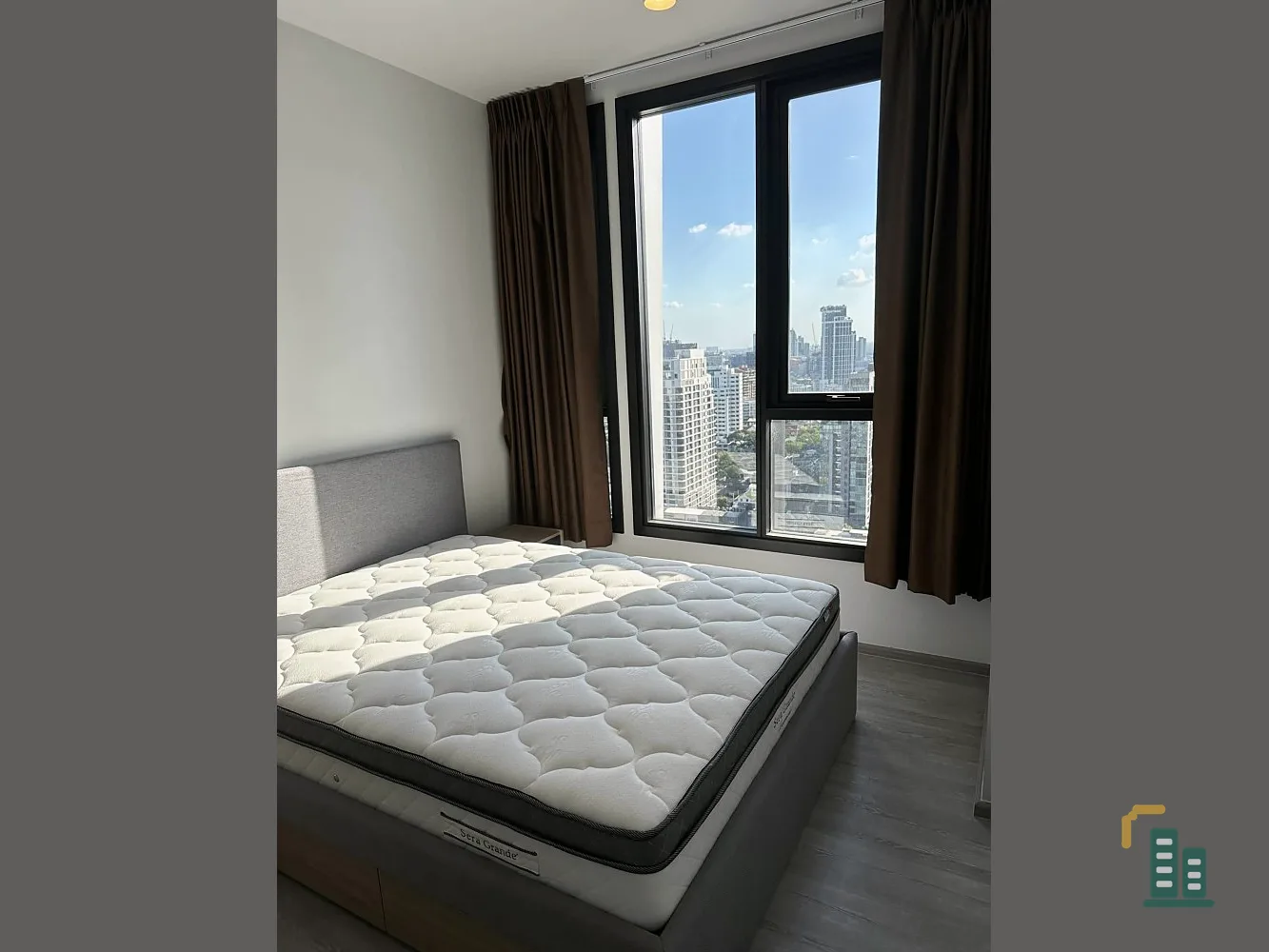For rent: Condo XT Ekkamai, 25th floor, luxury condo, very convenient to travel. Book now, guaranteed you won't be disappointed.
