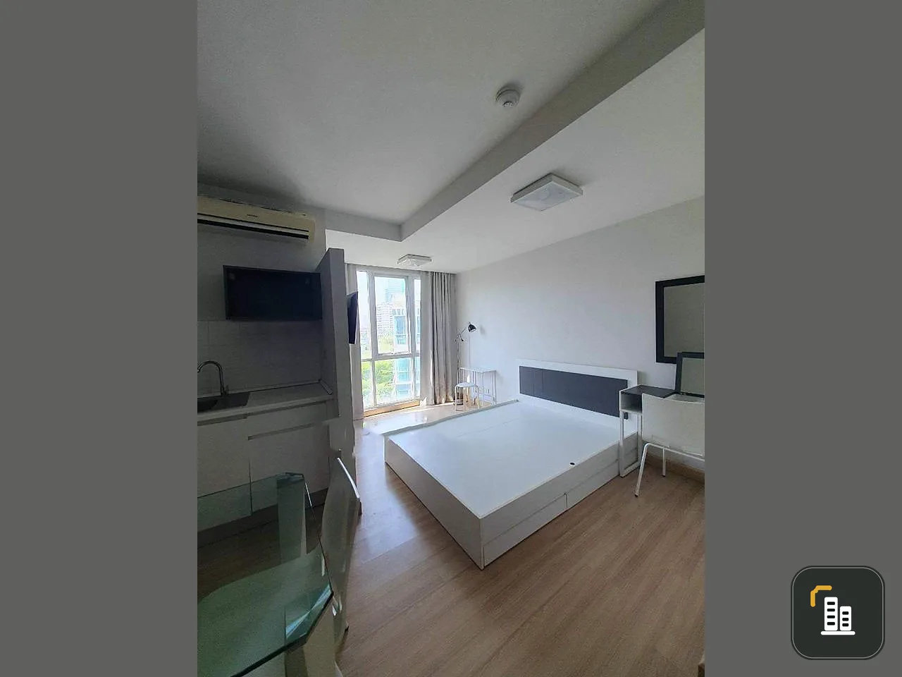 Condo for sale or rent, Garden Asoke-Rama 9, room facing garden view. project swimming pool