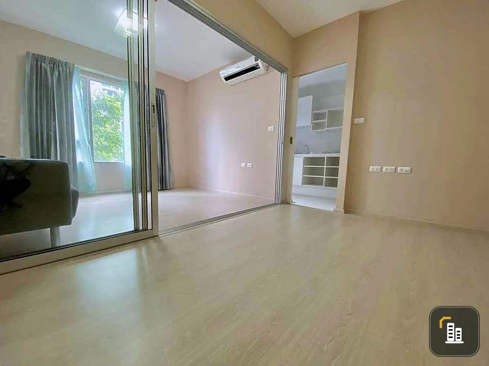 For sale: Plum Condo Extra Rama 2, empty room, very well proportioned. Book now, low price that you shouldn't miss