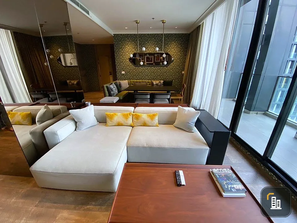 For Rent Noble Ploenjit, high floor, Penthouse, very spacious room, decorated in Modern style, don't miss it, urgent.