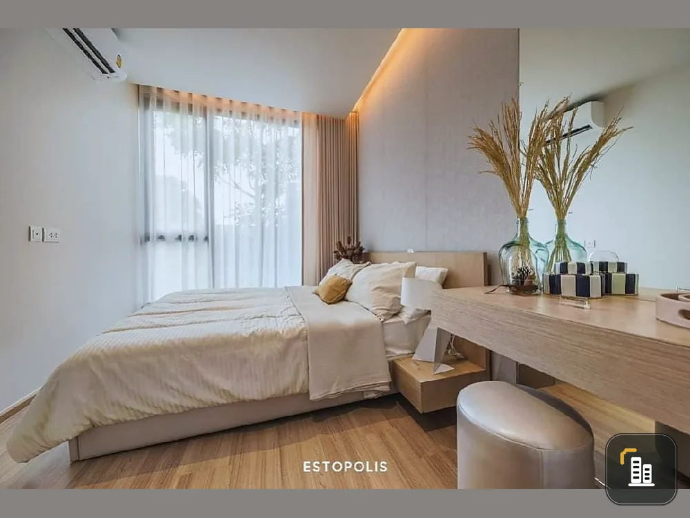 Down payment sale, Skyrise Avenue Sukhumvit 64, north balcony. View of the curve of the Bang Krachao River. Very good price. Book now.