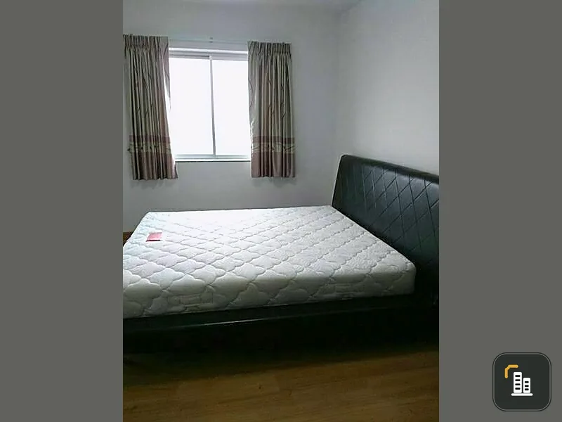 For sale: Supalai Park Asoke-Ratchada, 17th floor, room with great city view. Good furniture Complete electrical appliances. Book now.