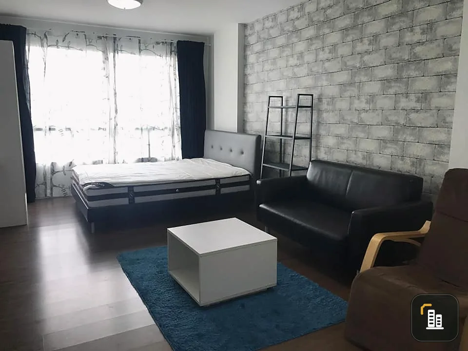 For sale, for rent, D Condo Sathu Pradit 49, studio room, decorated with wallpaper. View of Bhumibol Bridge. Reserve now.