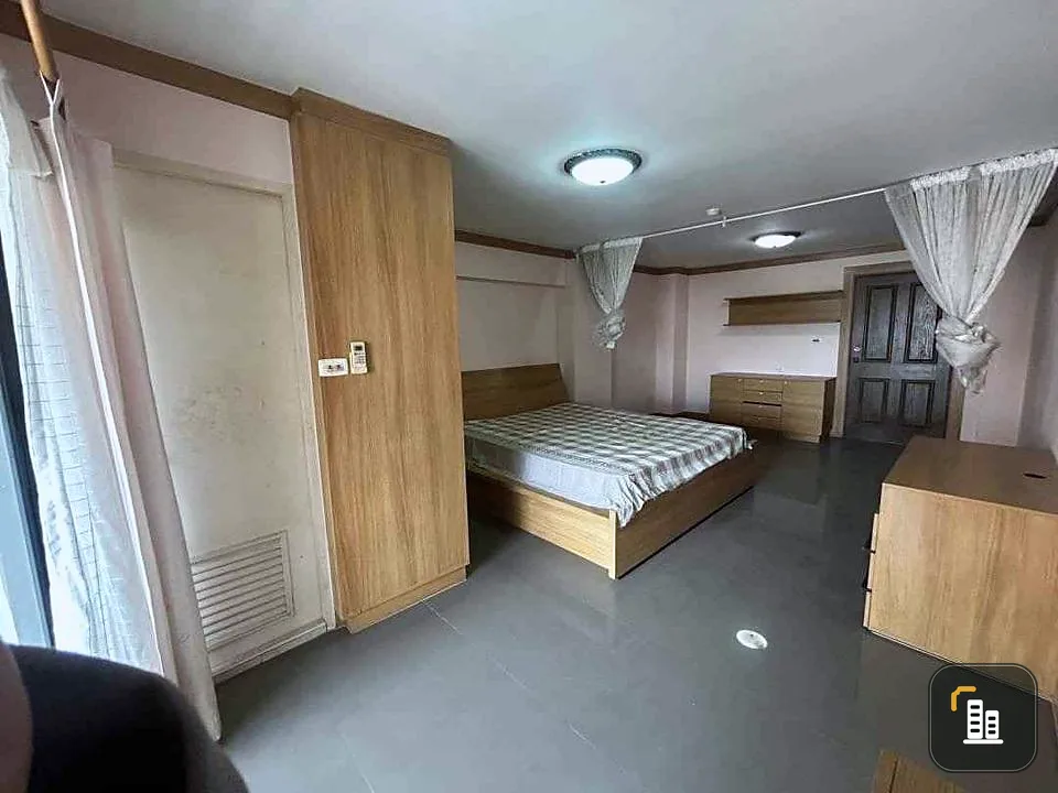 Condo Champs Elysees Tiwanon, STUDIO room, large bed, comfortable sleep, good price like this, don't miss it, hurry up.