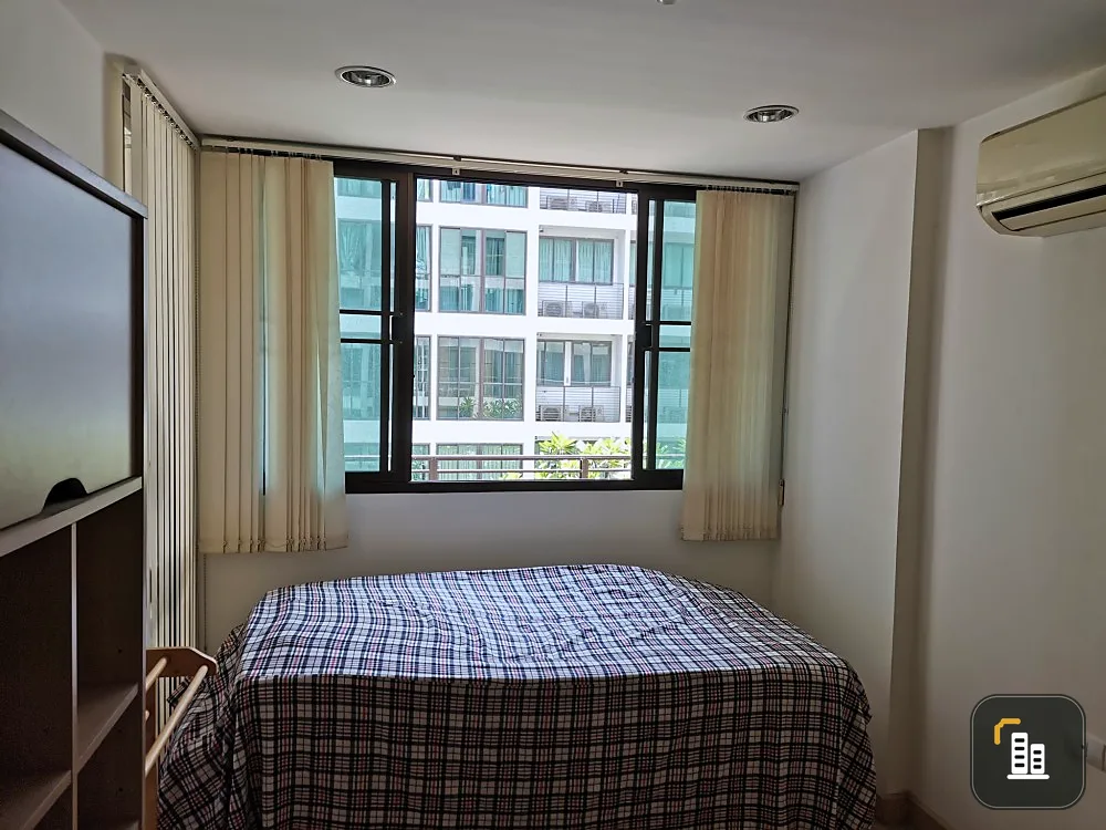 For sale Ideo Blucove Sathorn, decorated room, ready to move in. Cool furniture Great electrical appliances Can't reserve anymore.