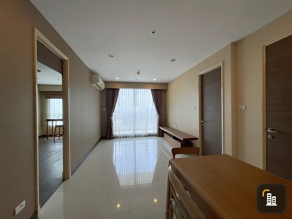 Condo for sale Supalai Prima Riva, empty room, 33rd floor, high floor, beautiful view. Get both river view and city view. Hurry and reserve.